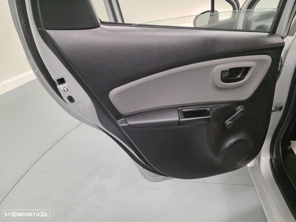 Toyota Yaris 1.4 D-4D ACtive+AC - 24