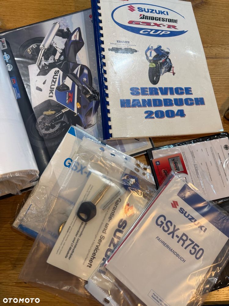 Suzuki GSX-R - 40