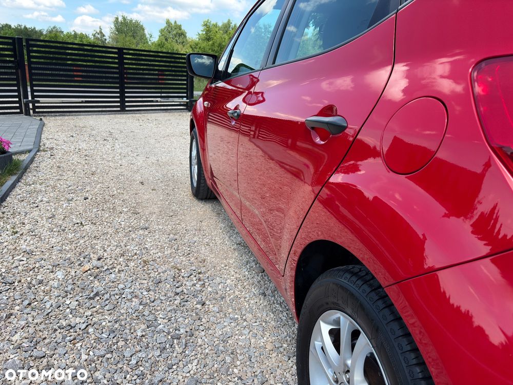 Kia Venga - 10
