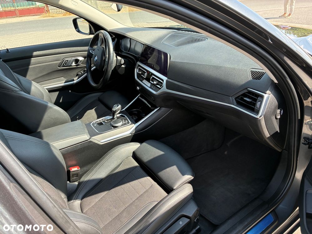 BMW Seria 3 318i Sport Line - 7