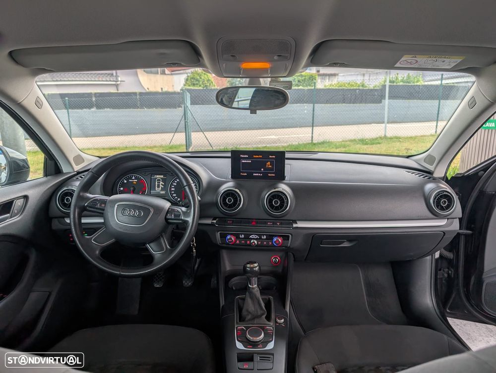 Audi A3 Sportback 1.6 TDI Attraction Special Edition - 5