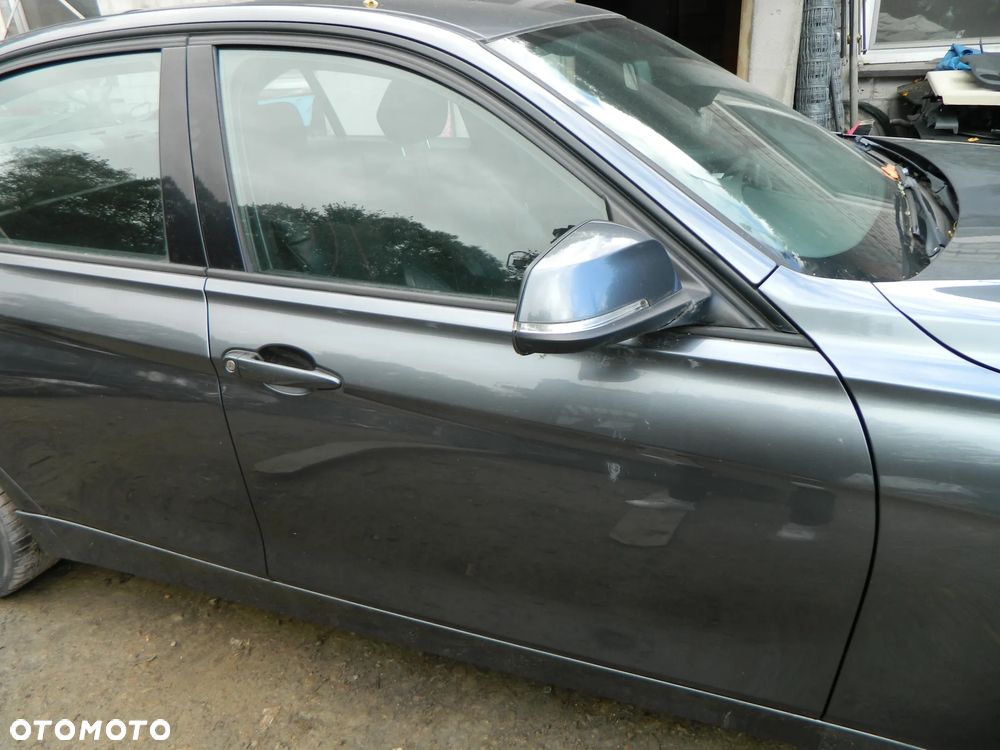 BMW F30 B39 mineralgrau na części - 8