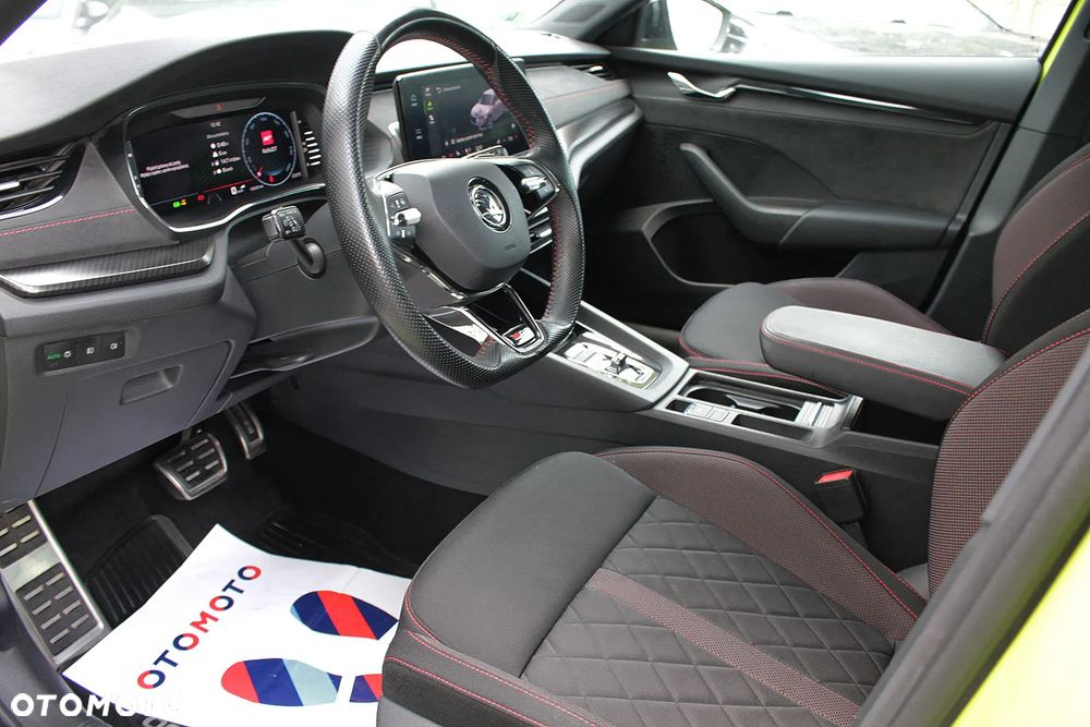 Skoda Octavia 2.0 TDI DSG RS - 17