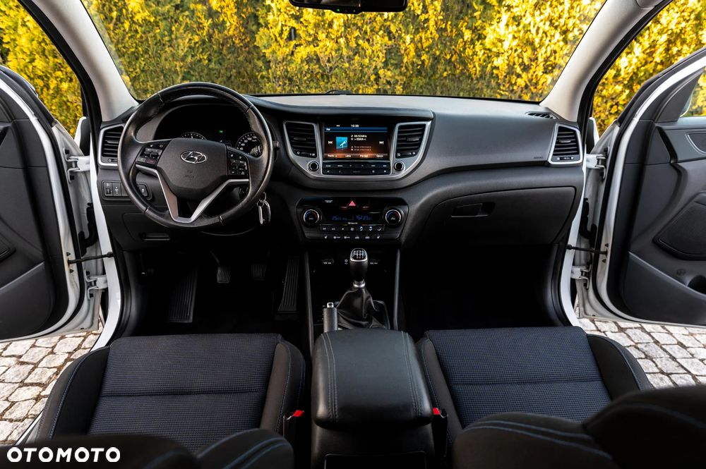 Hyundai Tucson blue 1.7 CRDi 2WD Style - 23