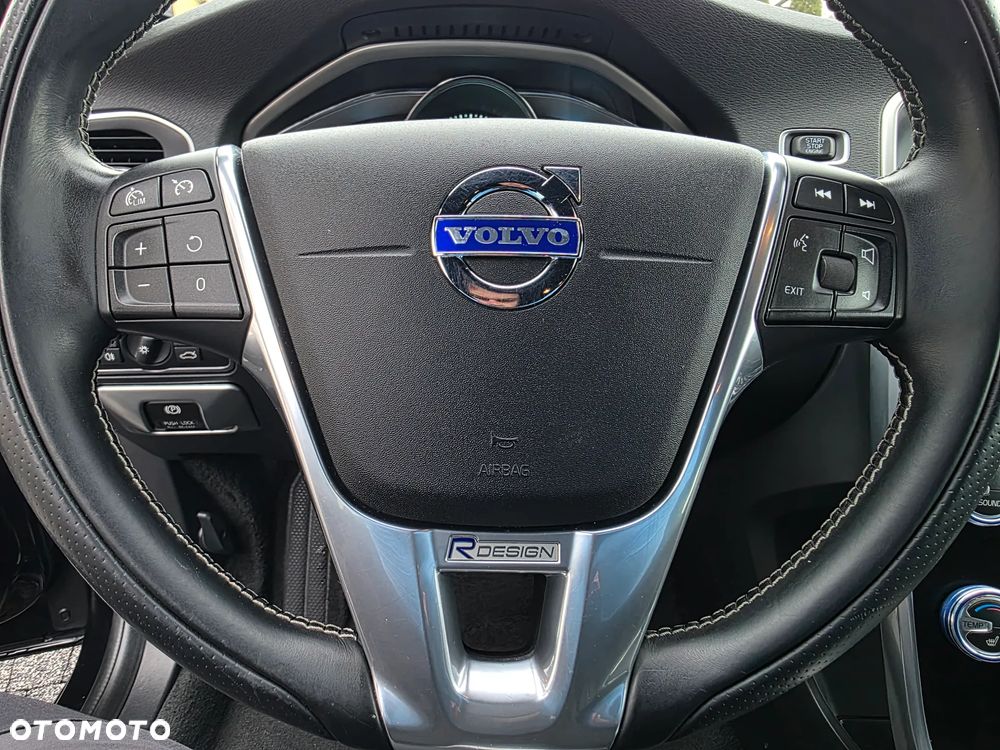 Volvo V60 D4 Geartronic Summum - 25