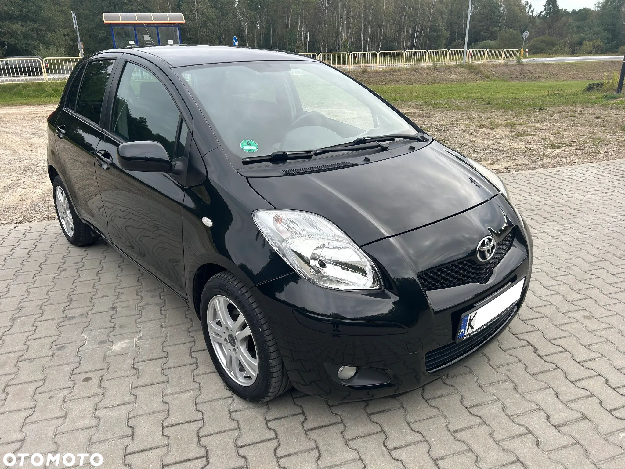 Toyota Yaris - 1