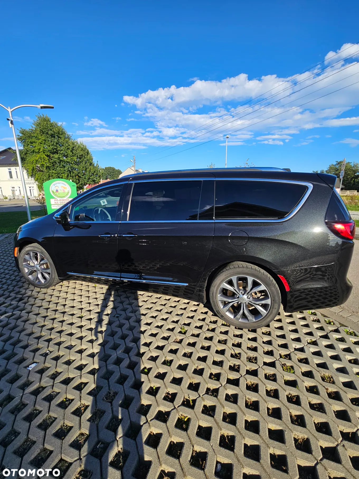 Chrysler Pacifica - 23