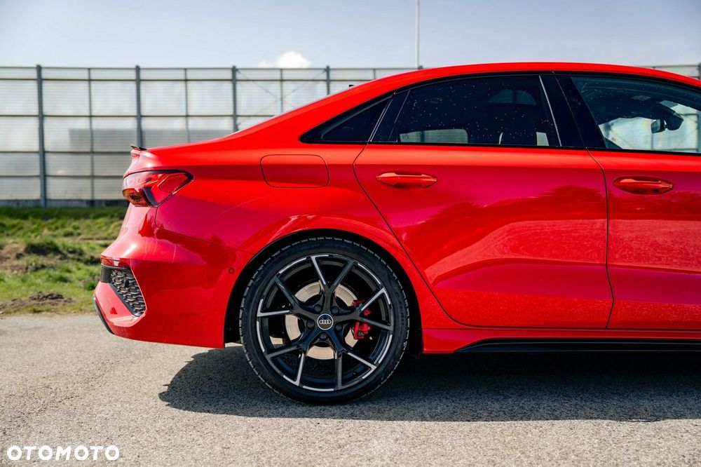 Audi RS3 Limousine - 8