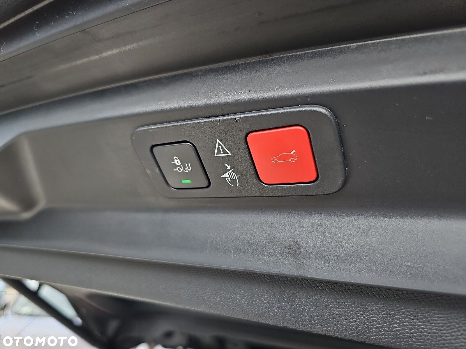 Peugeot 5008 1.6 PureTech Allure S&S EAT8 - 28