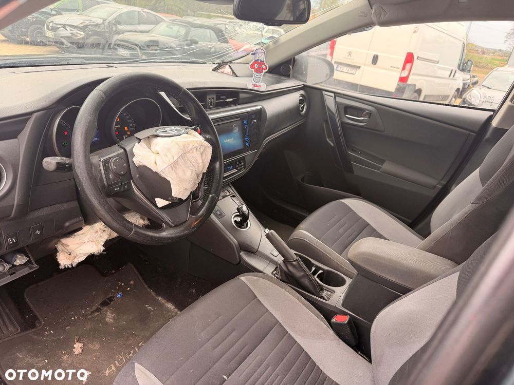 Toyota Auris - 16