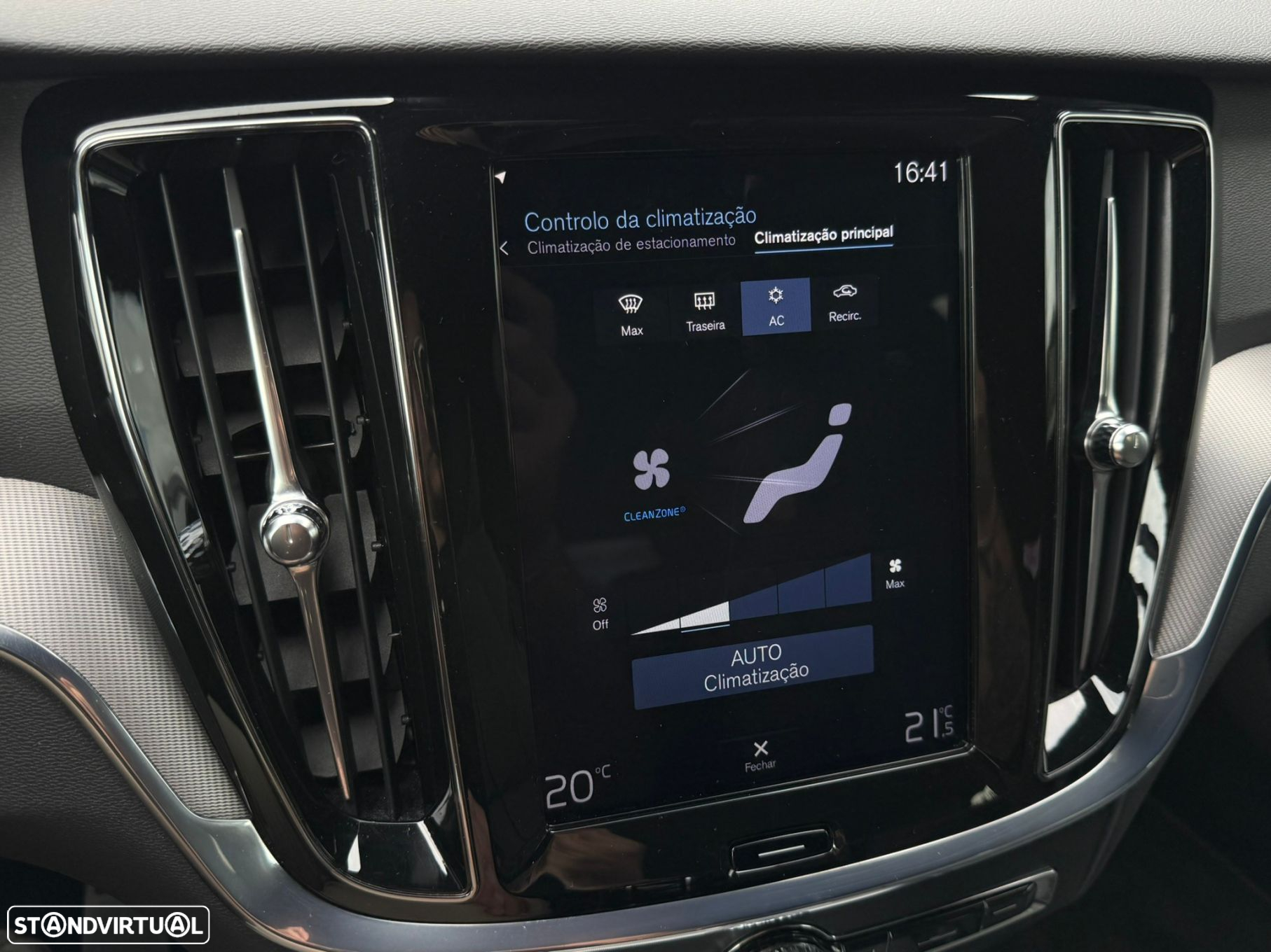 Volvo V60 2.0 D3 R-Design Geartronic - 43