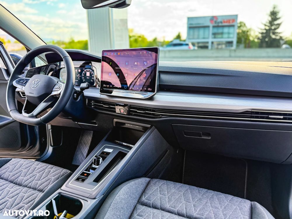 Volkswagen Golf 1.5 eTSI MHEV 150CP DSG Style - 24