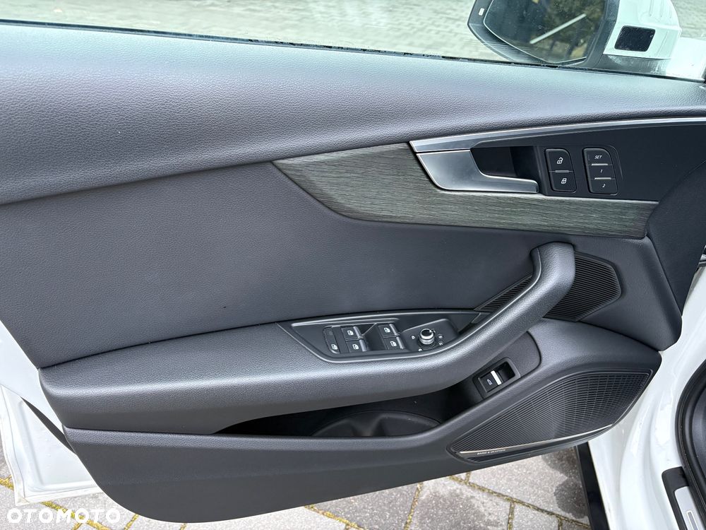 Audi A4 Limousine - 14
