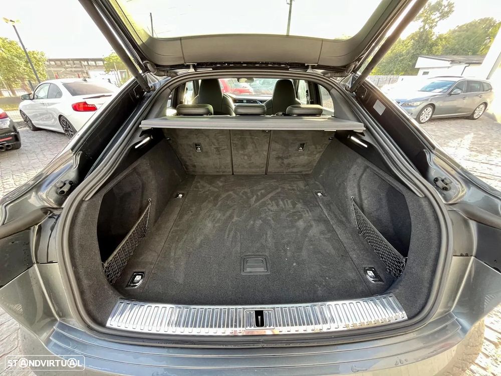 Audi e-tron 55 quattro S line - 11