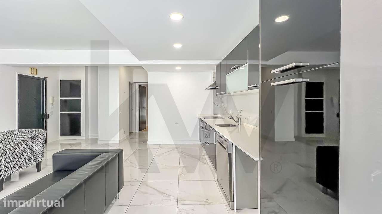 Oportunidade Única — T2 Mobilado com arrecadação à Venda no Centro - Grande imagem: 5/19