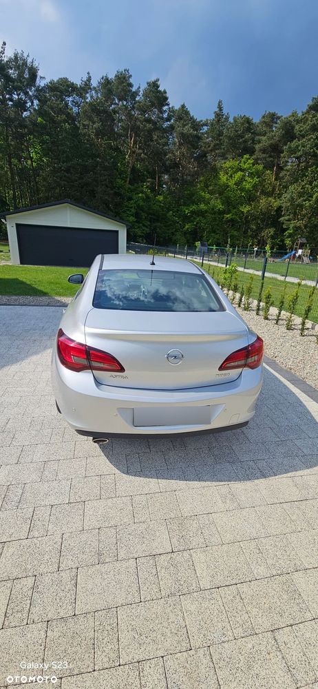 Opel Astra 1.4 T Executive - 3