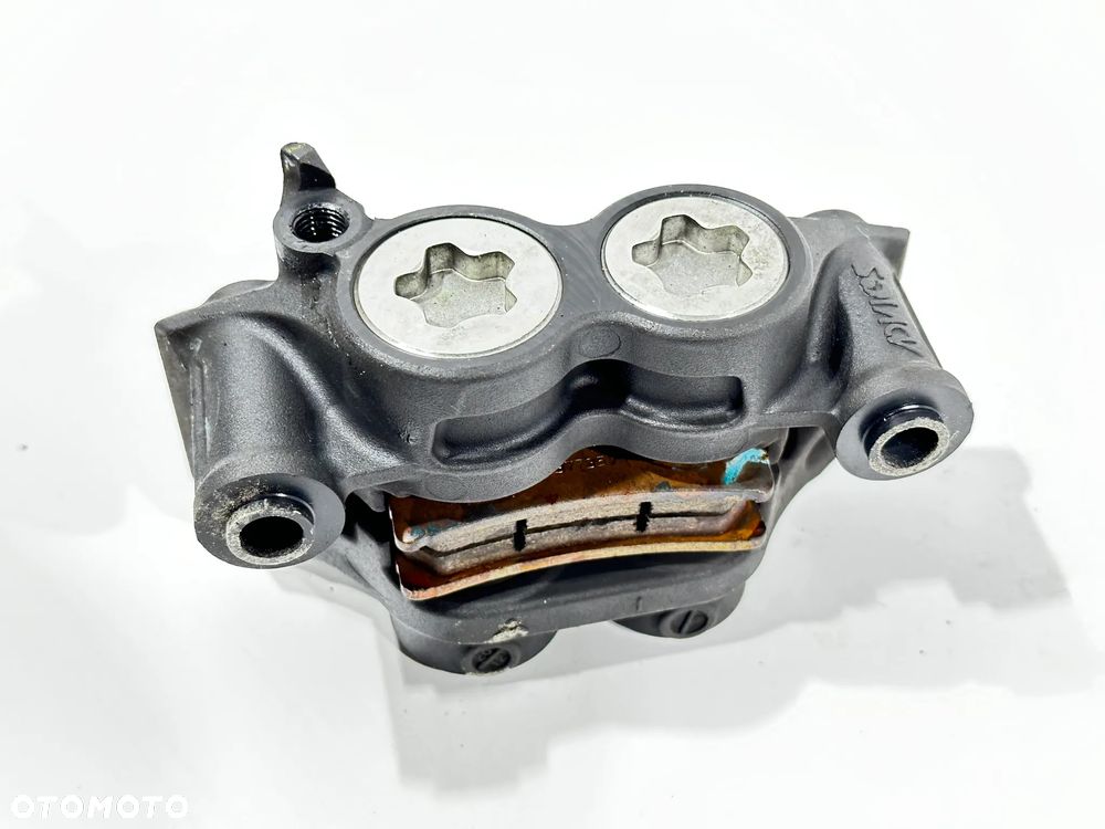 Zacisk hamulca przód Yamaha T-Max 560 530 20-23r - 1