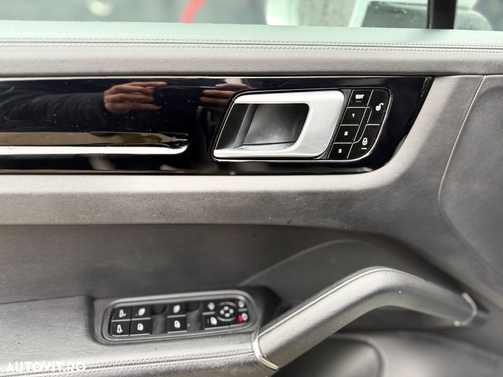 Porsche Cayenne S Tiptronic S - 12