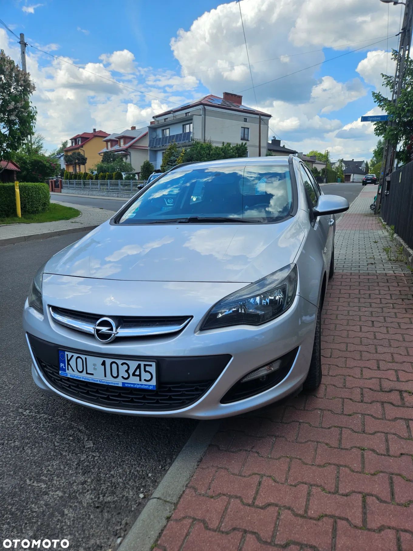 Opel Astra IV 1.6 CDTI Enjoy - 1