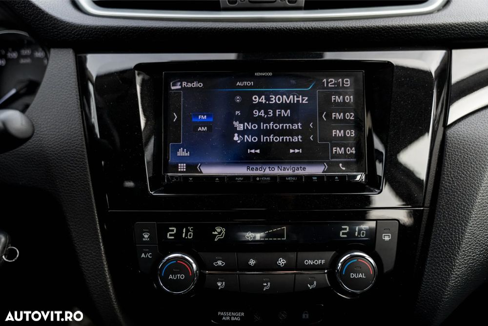 Nissan Qashqai 1.6 DCI Xtronic N-Connecta - 22