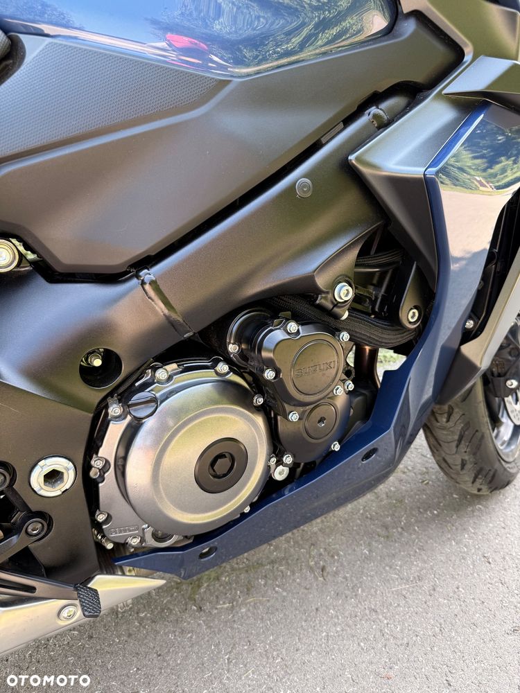 Suzuki GSX 1000 - 16
