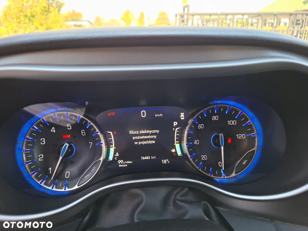 Chrysler Pacifica - 22