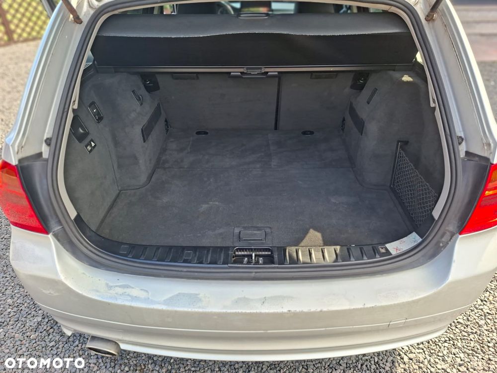 BMW Seria 3 320d - 38