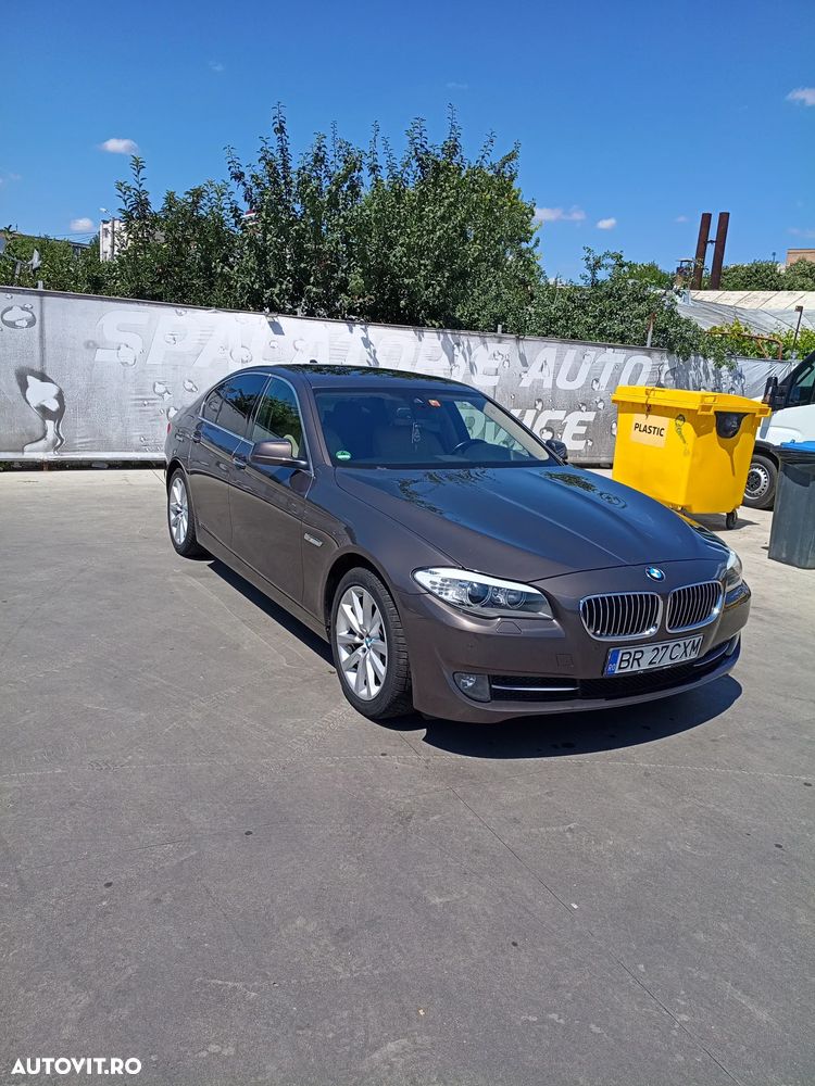 BMW Seria 5 525d xDrive - 2