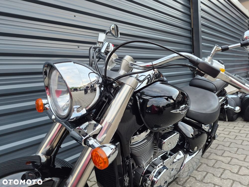 Suzuki Intruder - 18