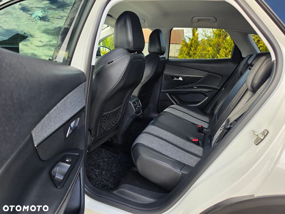 Peugeot 3008 BlueHDi 180 Stop & Start EAT8 Allure - 27