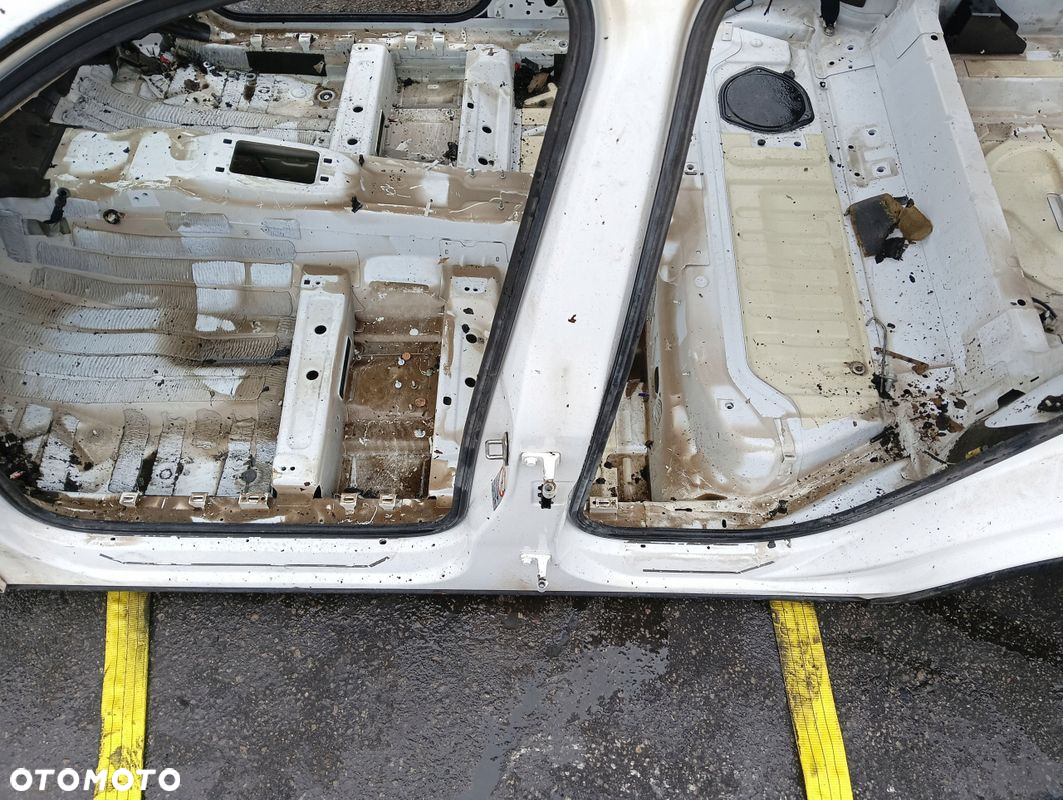 PRÓG LEWY SŁUPEK ŚRODKOWY AUDI Q5 8R LIFT (2012-2016) KOD LAKIERU LY9C - 6