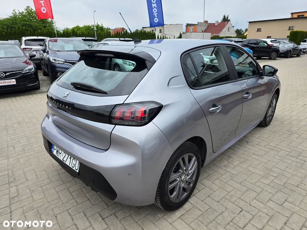 Peugeot 208 - 4