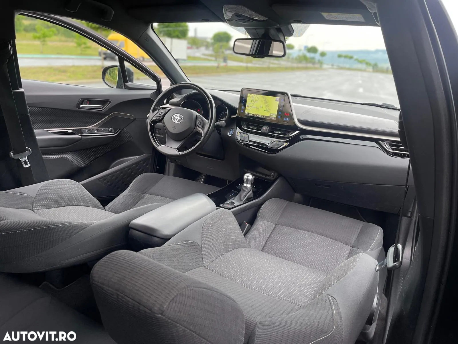 Toyota C-HR - 10
