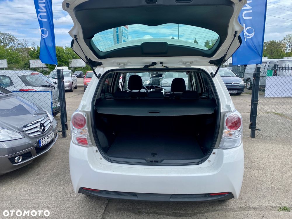 Toyota Verso 1.8 Multidrive Edition - 10