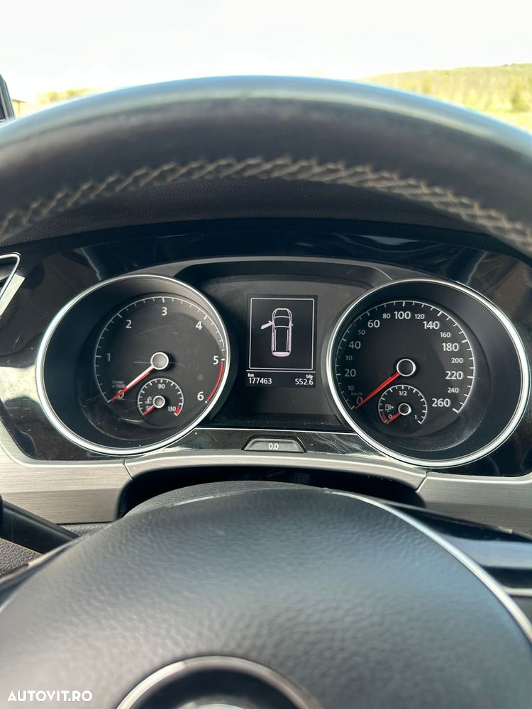 Volkswagen Touran 2.0 TDI DSG Comfortline - 11