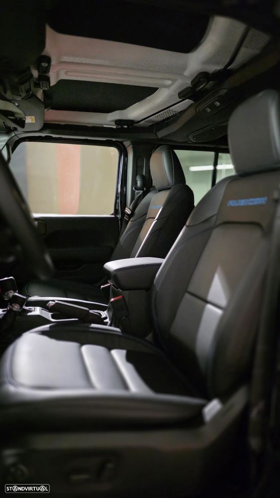 Jeep Wrangler - 8