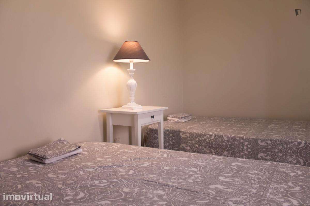 Quarto - localizado em São Mamede de Infesta Porto - Grande imagem: 4/14