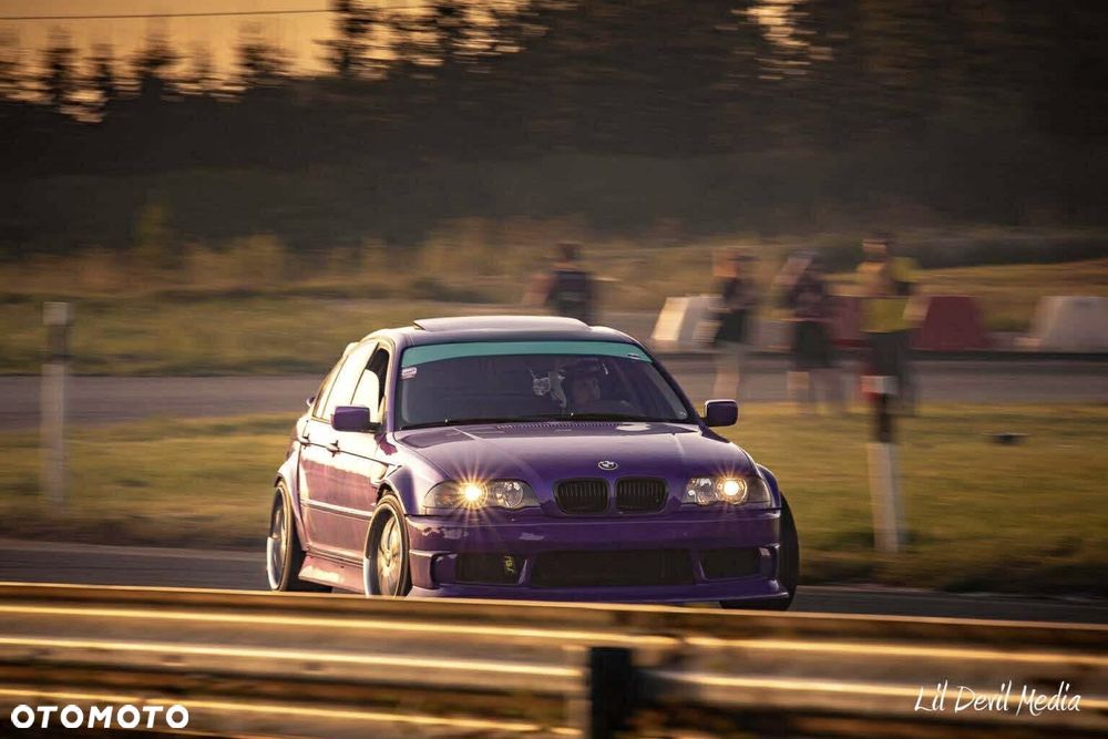 BMW Seria 3 323i - 12