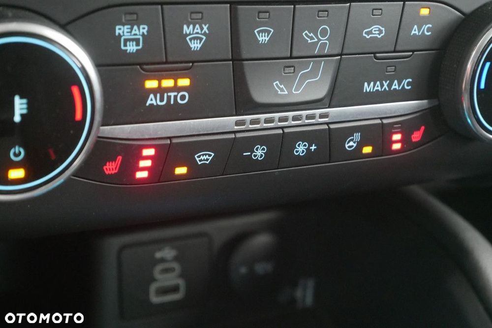 Ford Kuga - 20