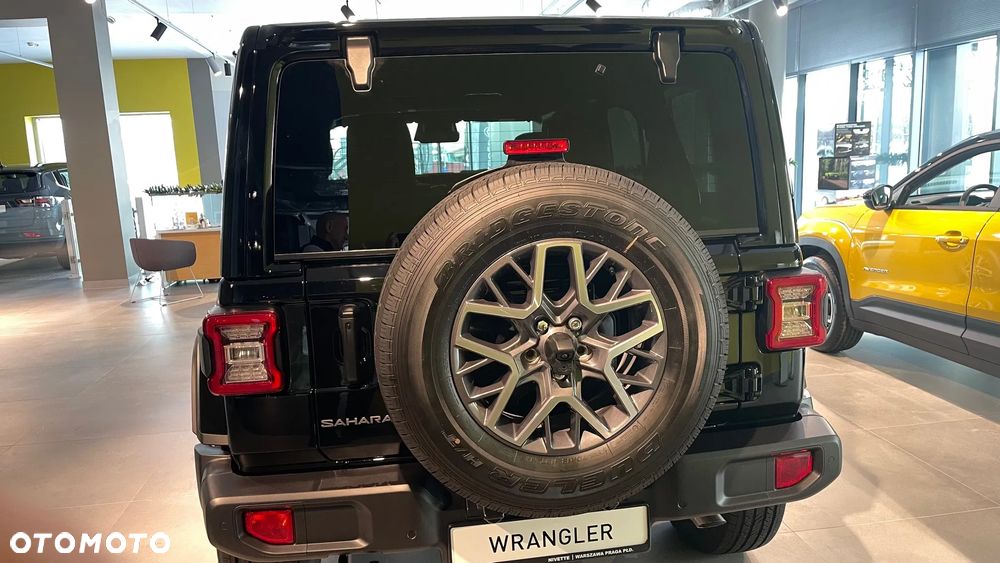 Jeep Wrangler Unlimited GME 2.0 Turbo Sahara - 16