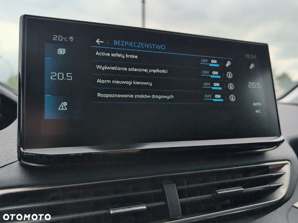 Peugeot 5008 1.2 PureTech Allure Pack S&S EAT8 - 29