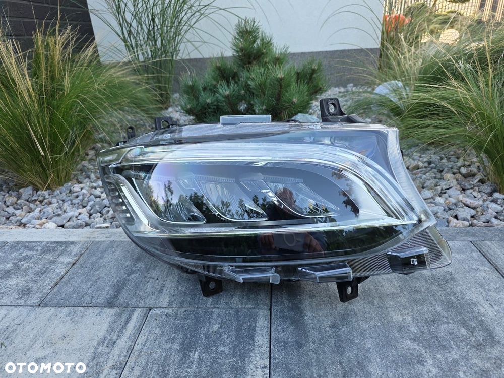 mercedes sprinter 907 w907 910 lampa prawa przód full led performance a9109068200 - 2