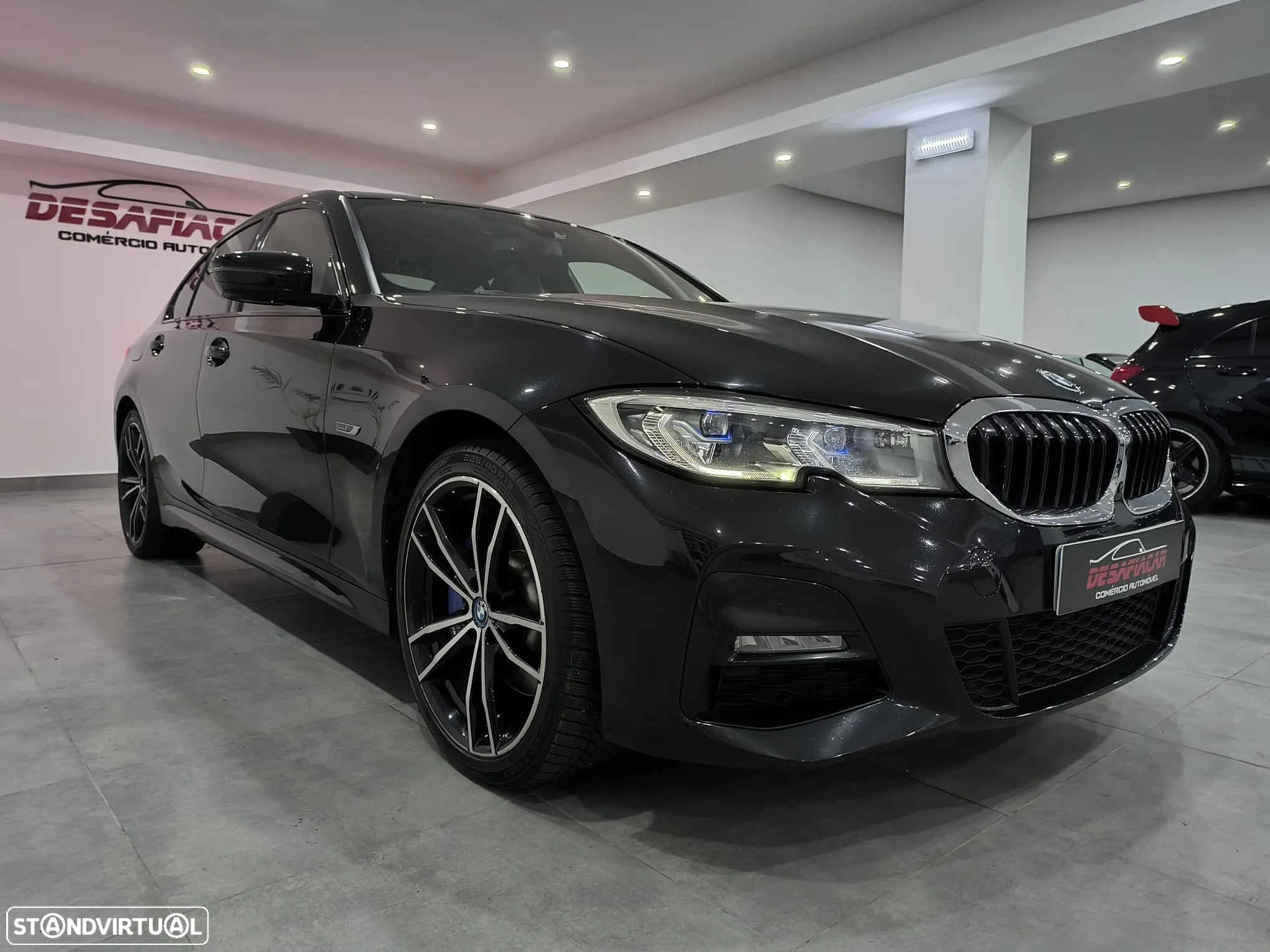BMW 330 e Pack Desportivo M Auto - 12