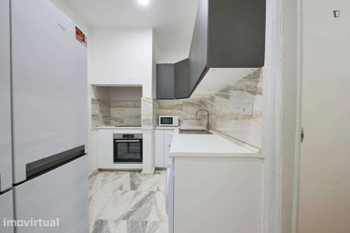Quarto - localizado em Arroios Lisbon - Grande imagem: 4/28