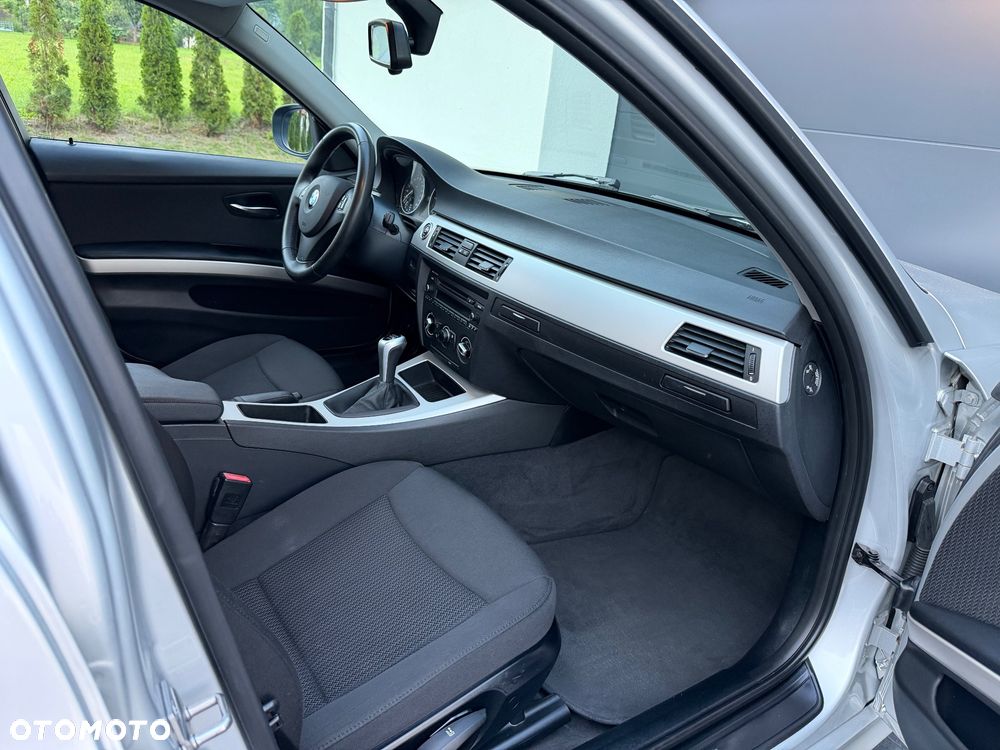 BMW Seria 3 320d - 14