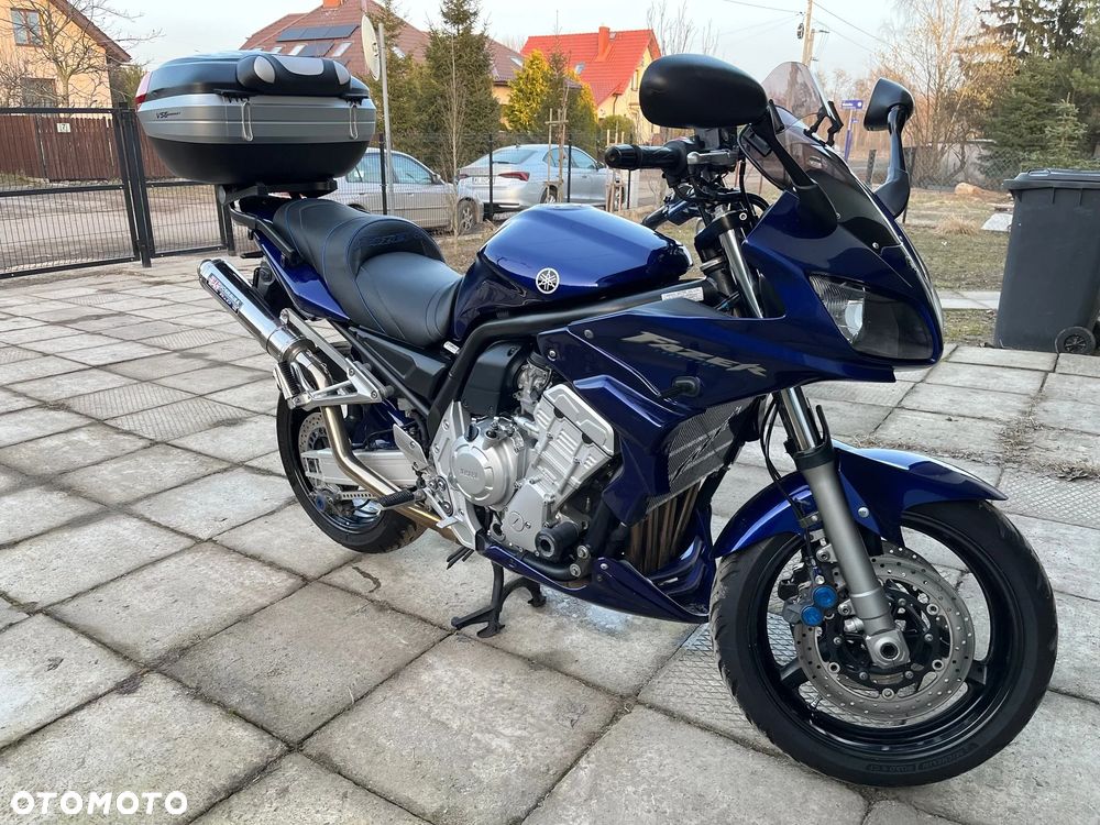 Yamaha FZS - 6