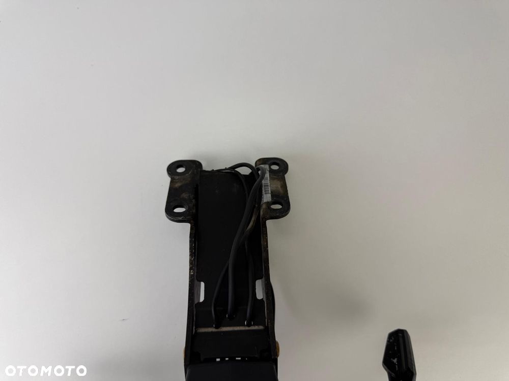 Krótkie sportowe mocowanie tablicy rejestracyjnej Yamaha MT 125 2020+ - 5