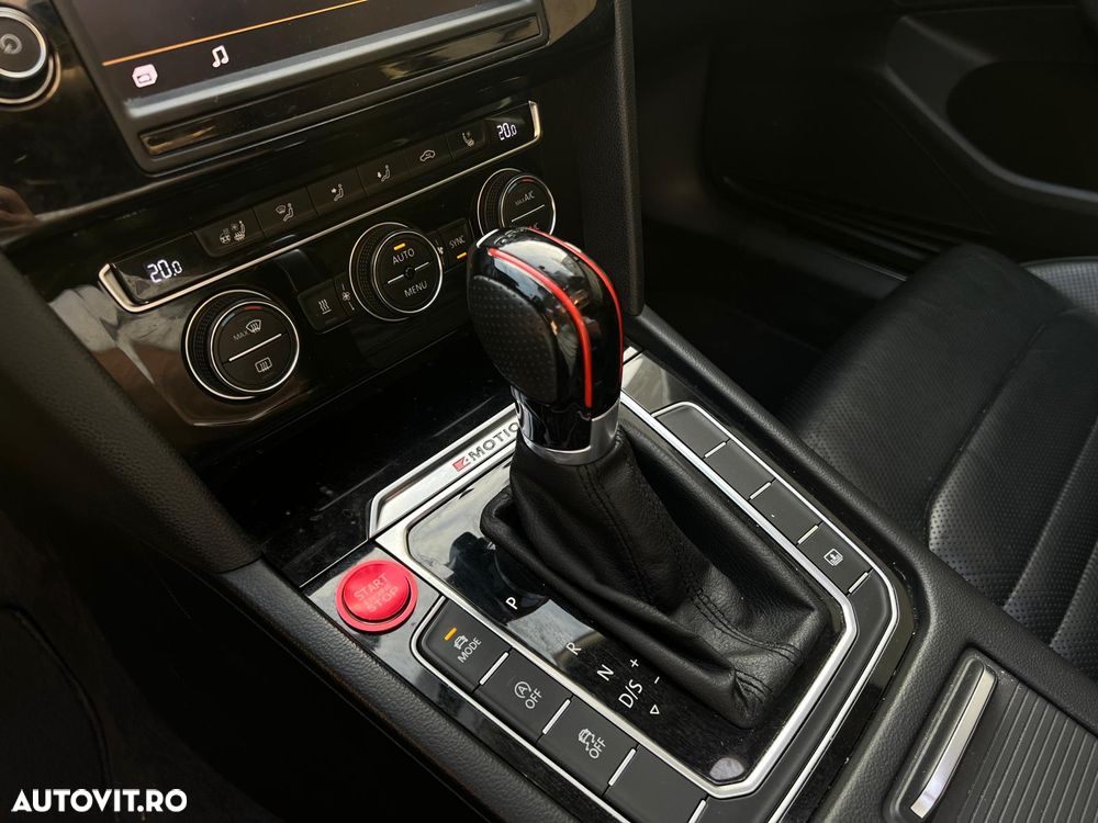 Volkswagen Passat - 27