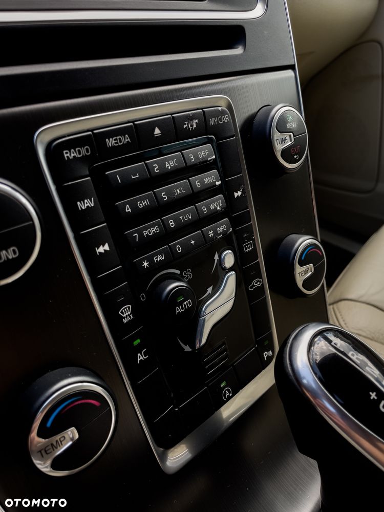 Volvo V60 D3 Momentum - 21
