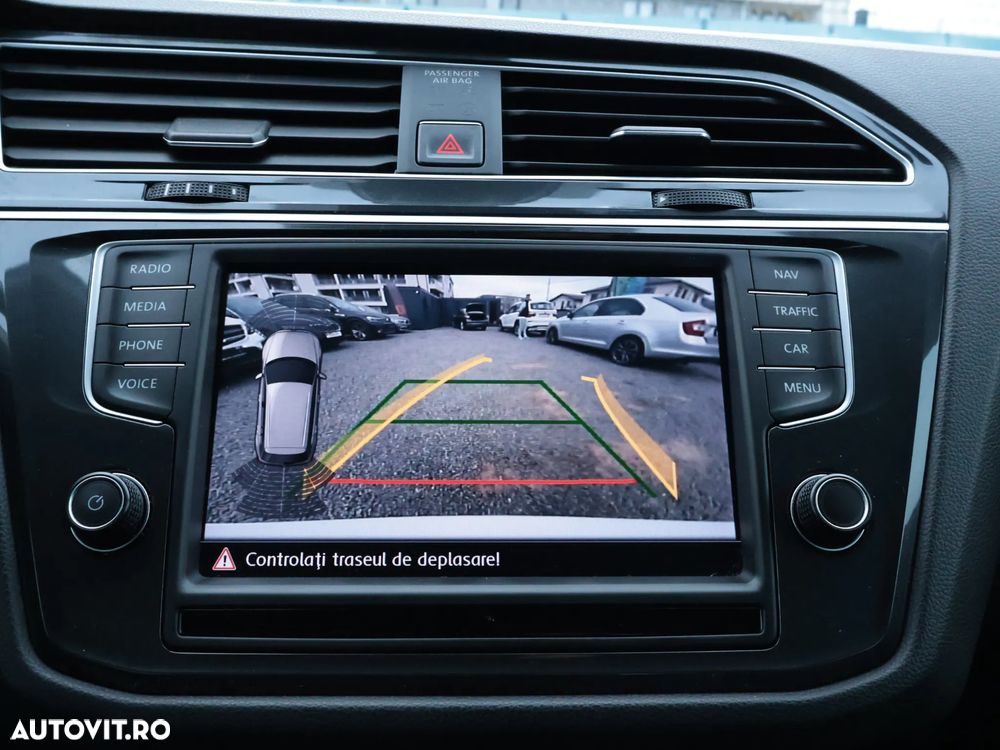 Volkswagen Tiguan 2.0 TDI SCR 4MOTION (BlueMotion Techn.) DSG Comfortline - 22